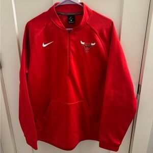 Nike Chicago Bulls therma Half-Zip Pullover